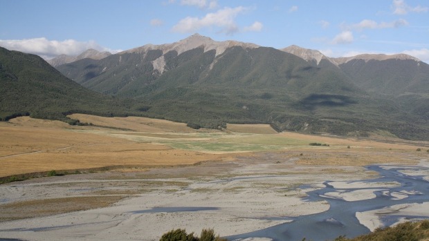 intensive-farming-moving-closer-to-the-upper-reaches-of-the-waimakariri-river-in-the-high-country