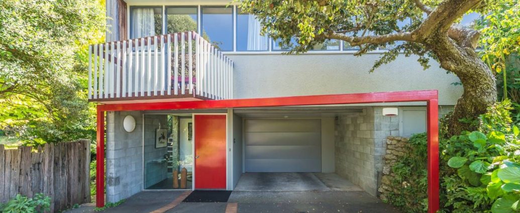Modernist house