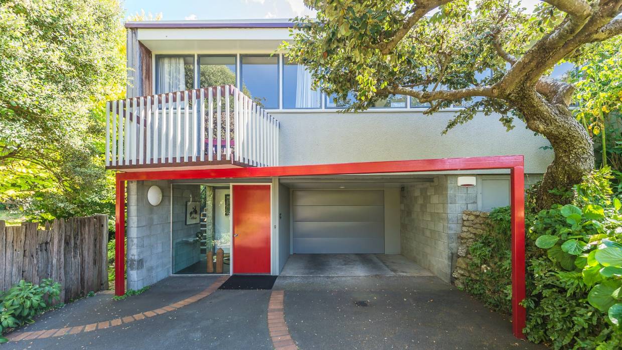 Modernist house