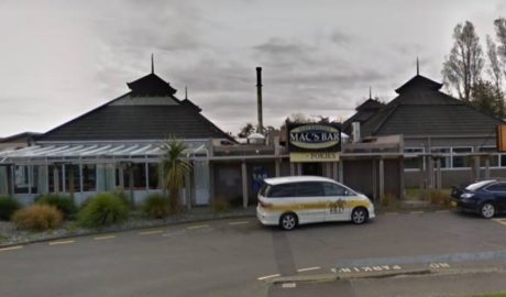 Mackenzies Hotel and Backpackers