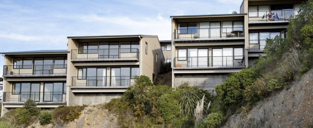 leaky townhouses