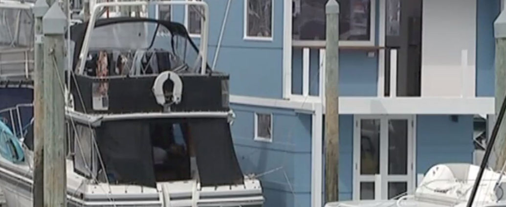 house boat