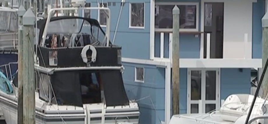house boat