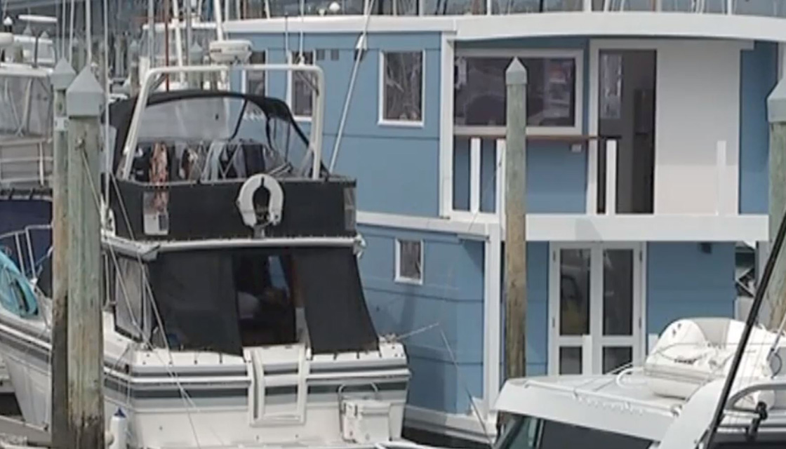 house boat
