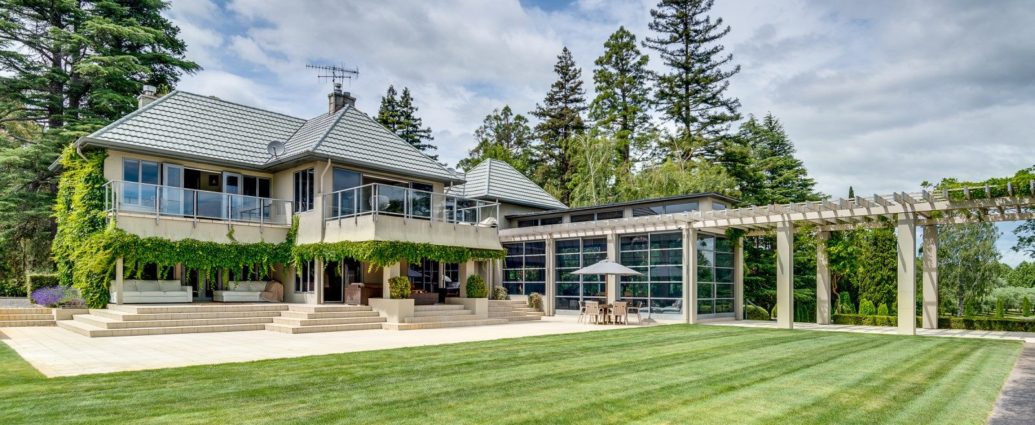 Mana Lodge