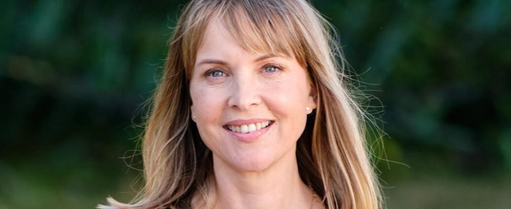 Angela Bloomfield