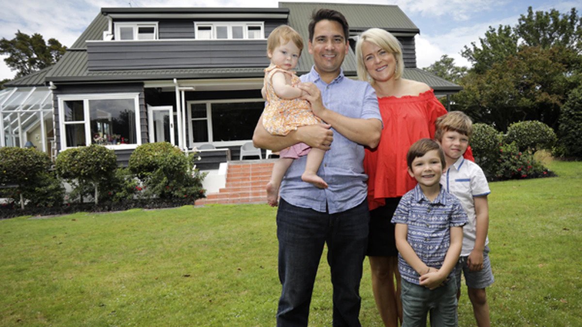 Simon Bridges