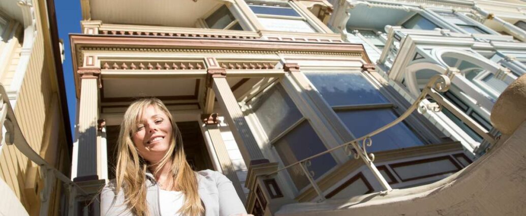 Leah Culver in front of the Pink Painted Lady in February 2020.