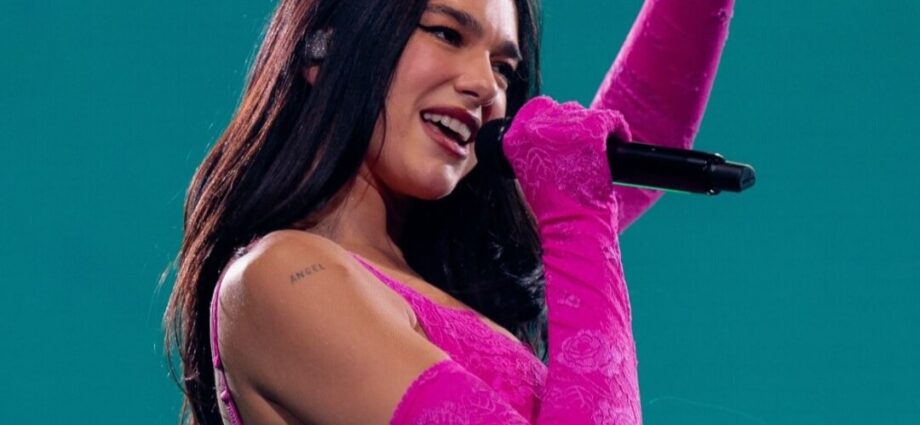 DUA LIPA