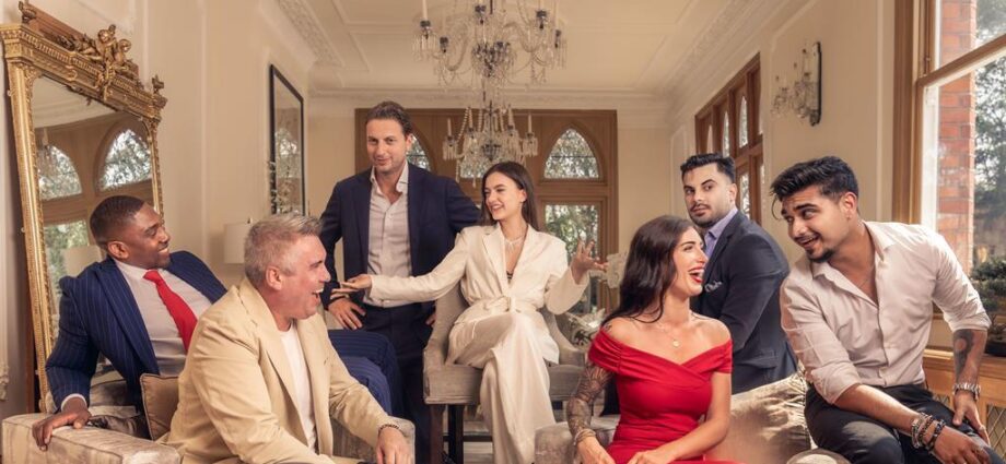Crazy Rich Agents