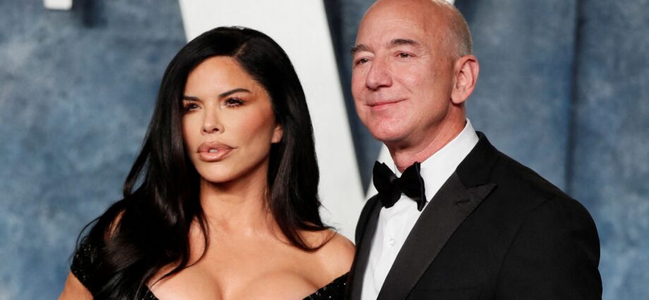 Jeff Bezos and Lauren Sánchez