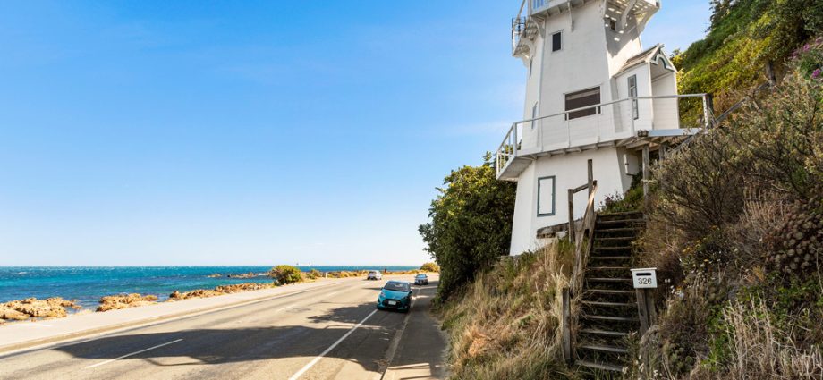 Island Bay lighthouse