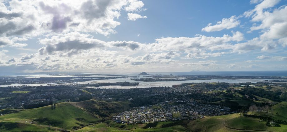 Photo by Ollie Craig: https://www.pexels.com/photo/city-on-hills-with-lakes-17982626/