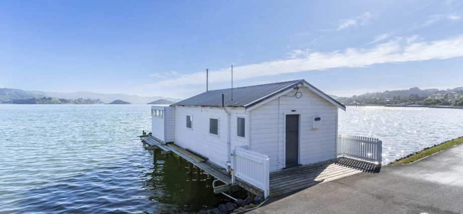 Otago boatshed