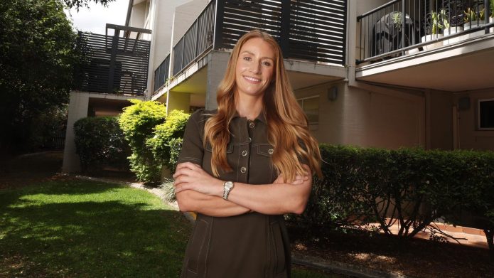 Buyers agent Lauren Jones